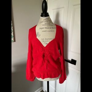 ♥️ NWOT Sweetheart Shirred Keyhole Peplum Top